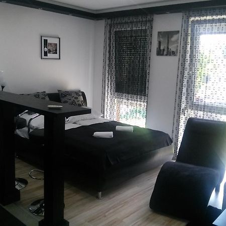 דברצן Feszek Apartman חדר תמונה