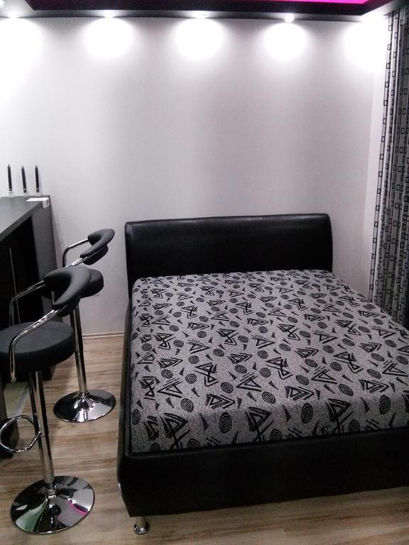 דברצן Feszek Apartman חדר תמונה